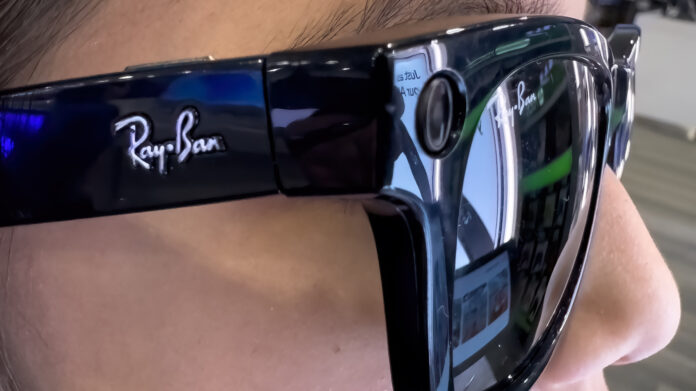 New Proposed Law Aims To Put A Recording Light On All Smart Glasses