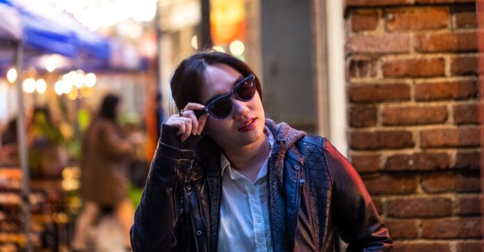 Meta’s glasses will turn off the camera if you tamper with the privacy light