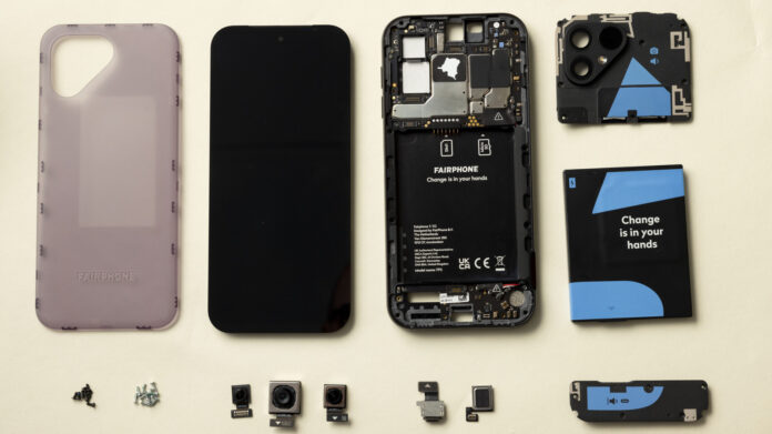 7 Parts Of Your Phone You Should Replace Or Have Repaired ASAP (If They’re Broken)
